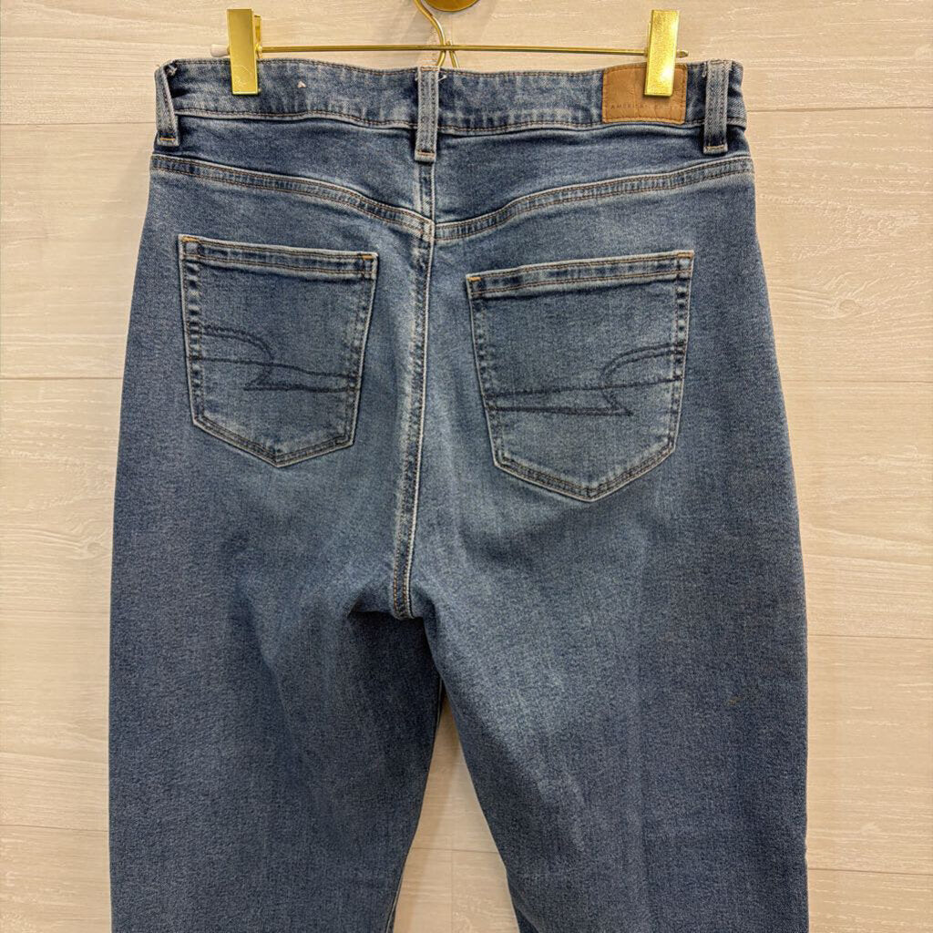 American Eagle Medium Wash Mom Jeans 8 Long