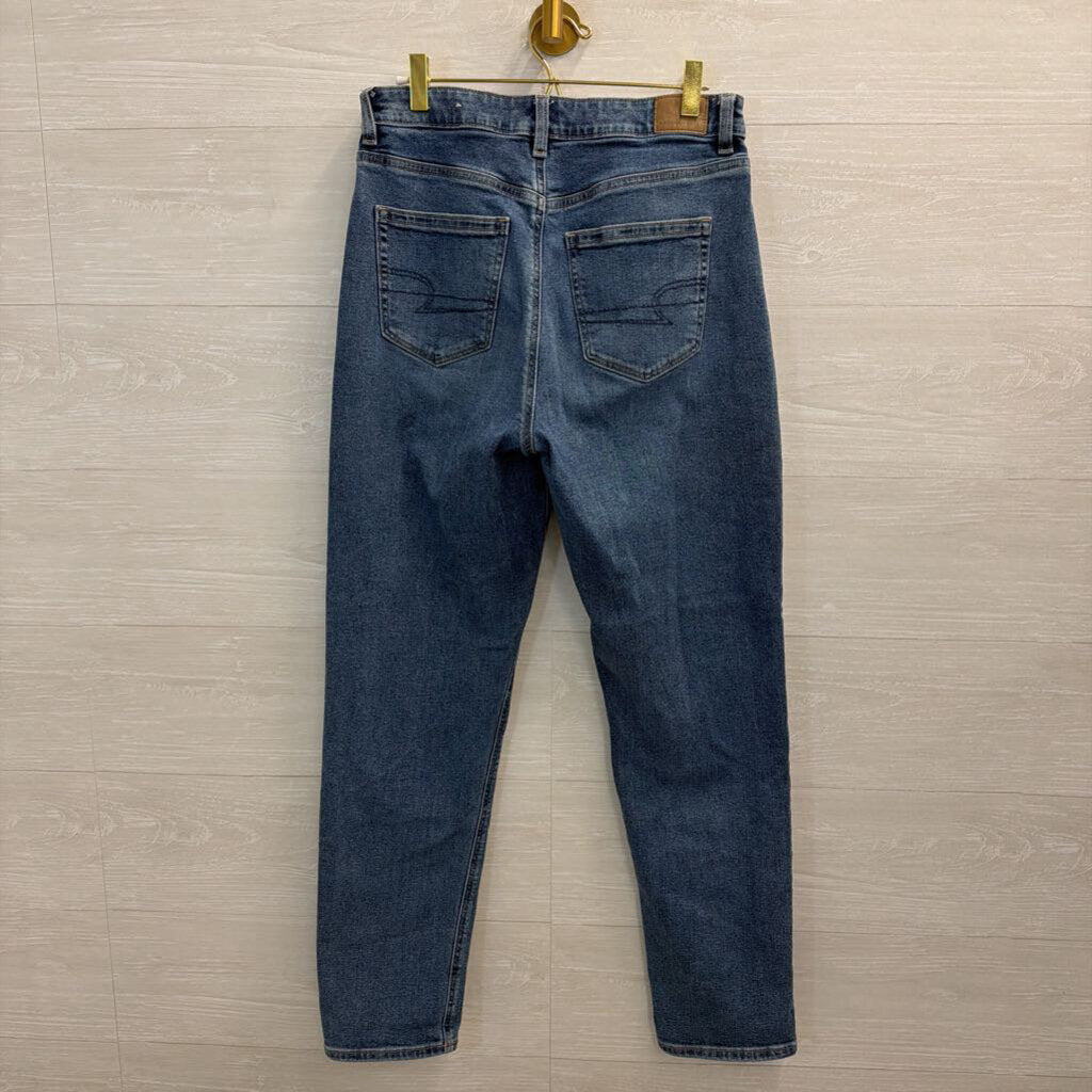 American Eagle Medium Wash Mom Jeans 8 Long