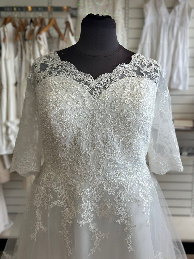 Lace Applique Long Sleeve Wedding Dress 26