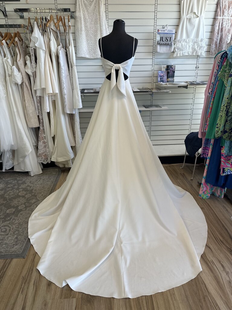 Justin Alexander Bow Detail Wedding Dress 10