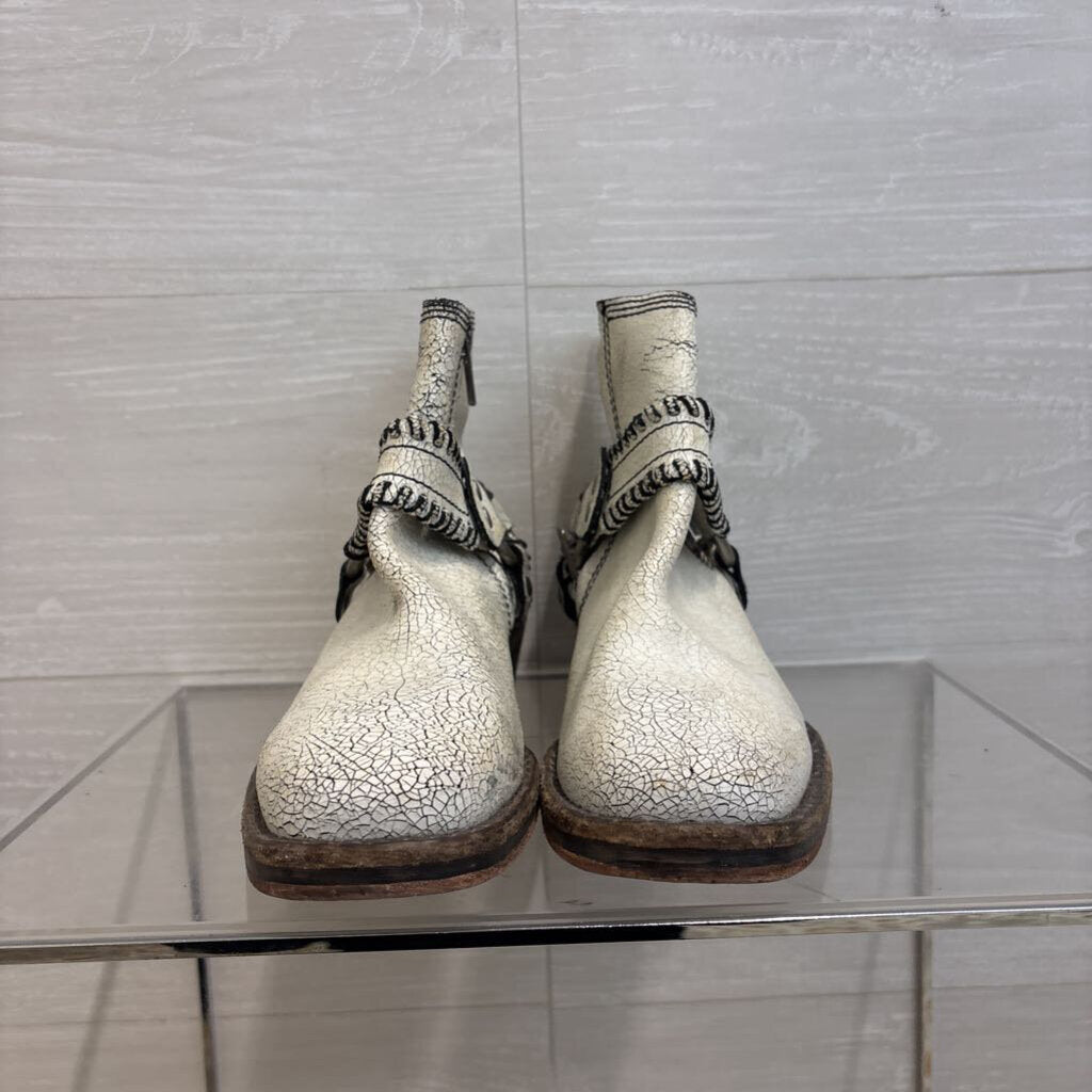Free People Crackled White Stony Desert Ankle Boots 37