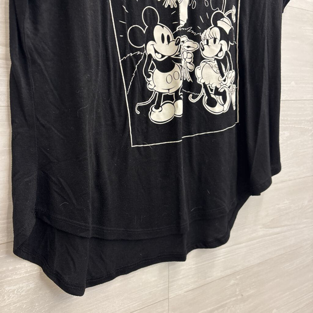 Disney Black/ White Mickey's Rival Short Sleeve Graphic Tee Extra Large