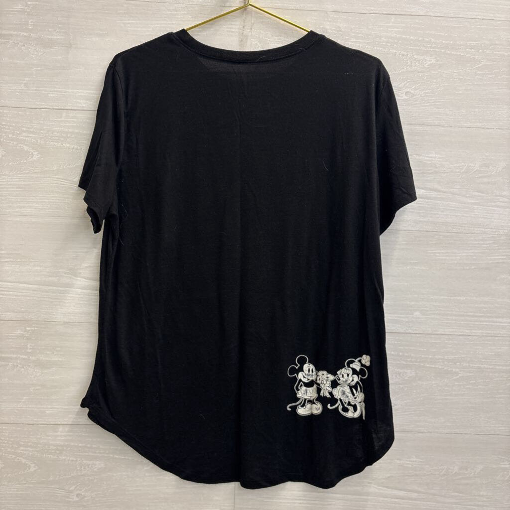 Disney Black/ White Mickey's Rival Short Sleeve Graphic Tee Extra Large
