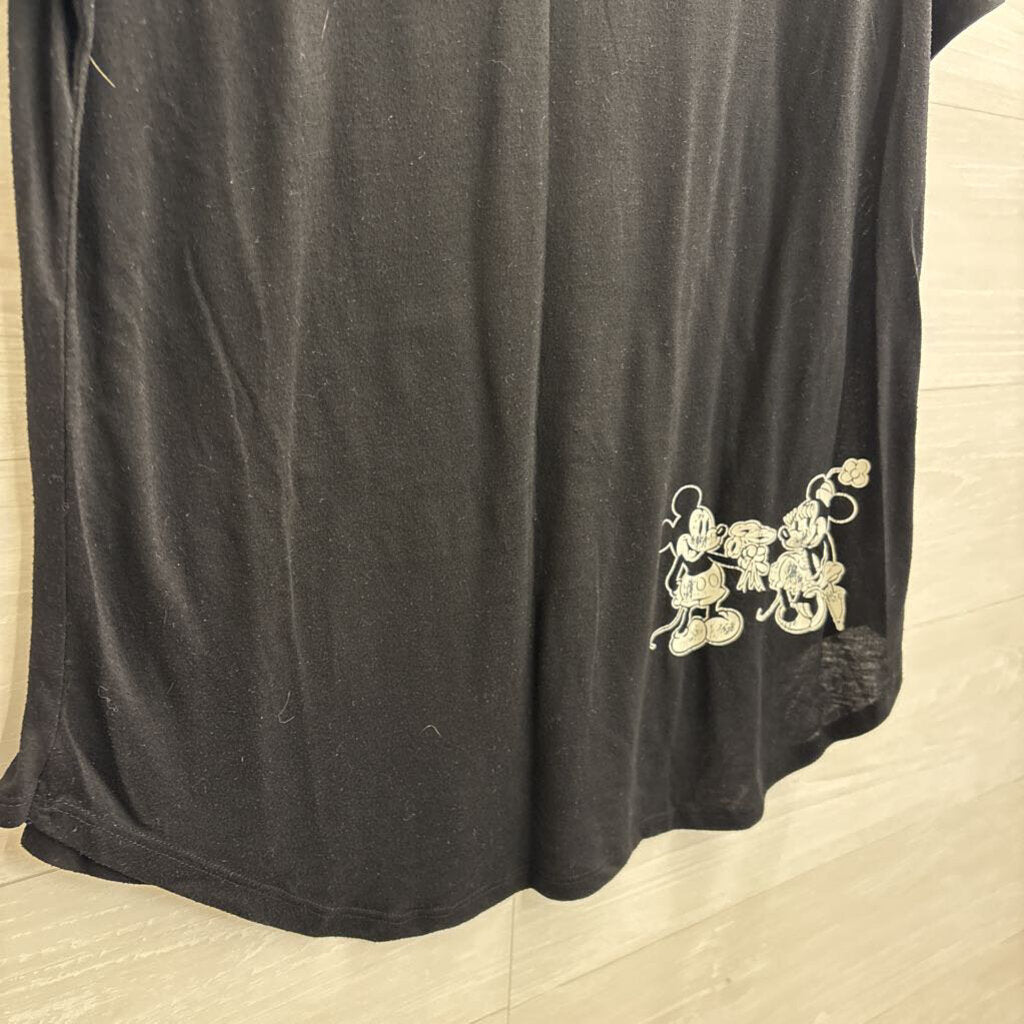 Disney Black/ White Mickey's Rival Short Sleeve Graphic Tee Extra Large