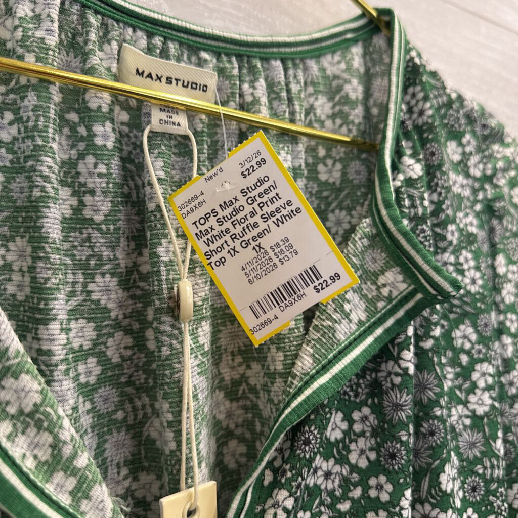 Max Studio Green/ White Floral Print Short Ruffle Sleeve Top 1X