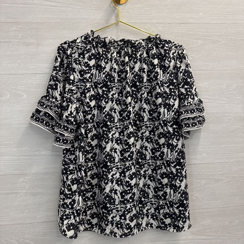 Max Studio Black/ White Print Short Ruffle Sleeve Top 1X