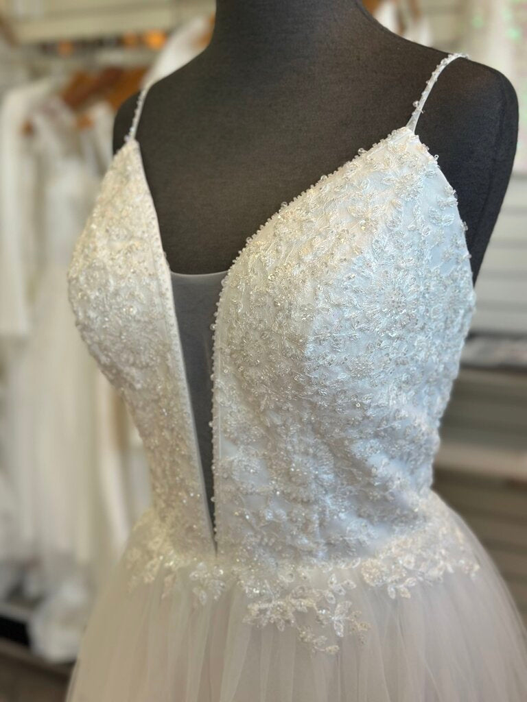 Dave & Johnny Beaded Top Ballgown 14