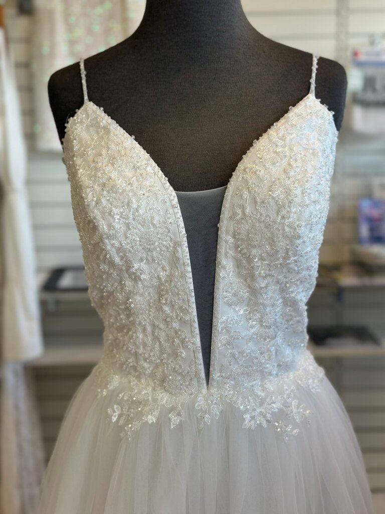 Dave & Johnny Beaded Top Ballgown 14