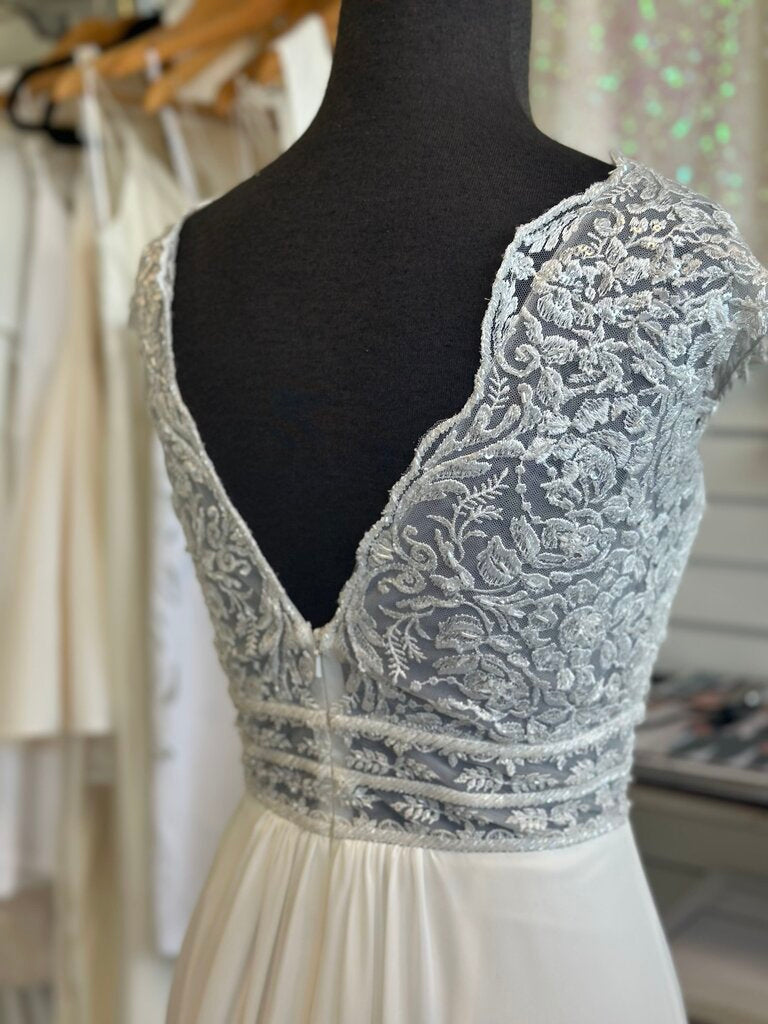 Jessica McClintock Beaded Lace Wedding Dress 14
