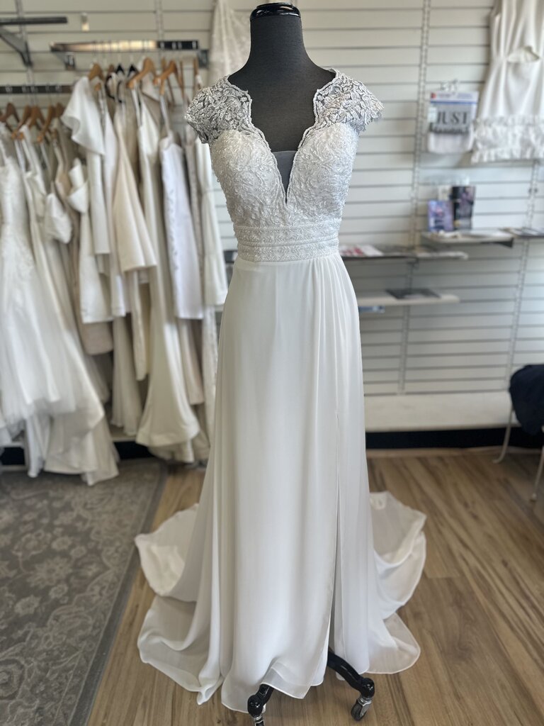 Jessica McClintock Beaded Lace Wedding Dress 14