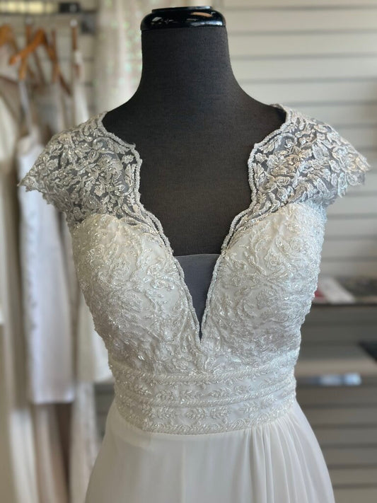 Jessica McClintock Beaded Lace Wedding Dress 14