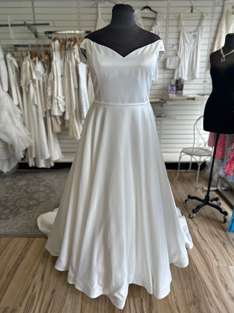 Jessica McClintock Simple Satin Wedding Dress 26