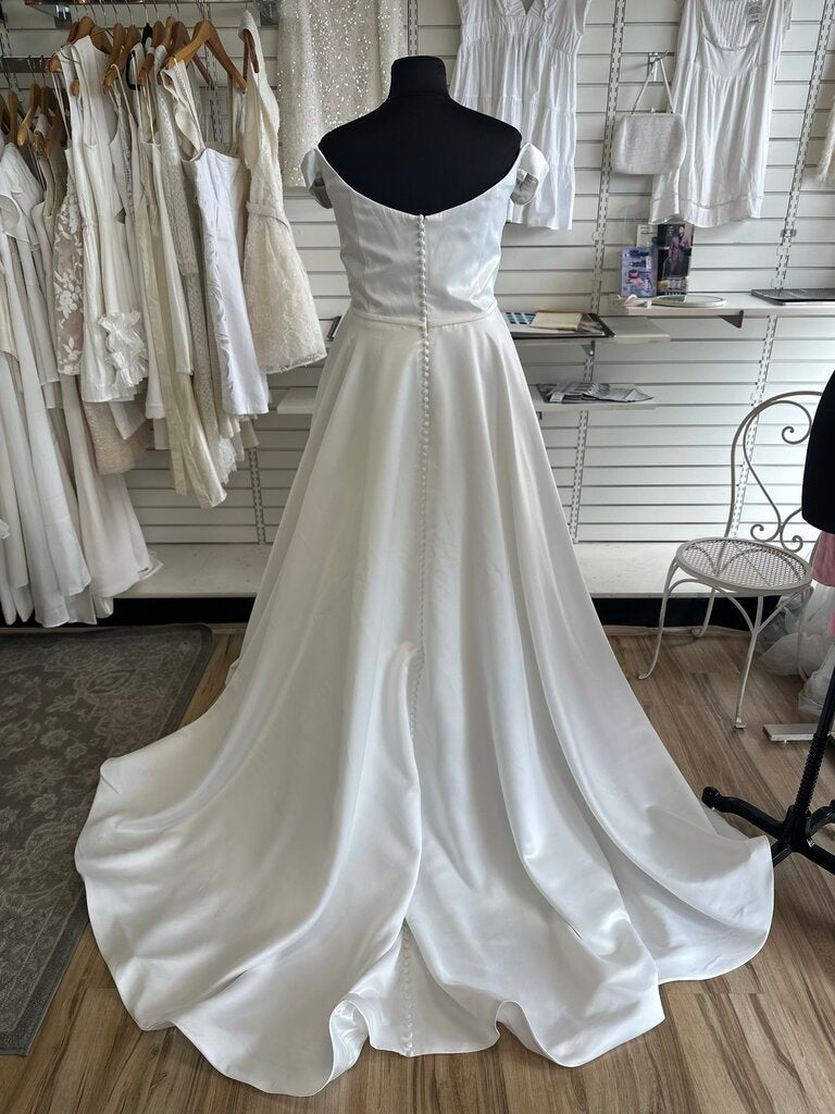 Jessica McClintock Simple Satin Wedding Dress 26