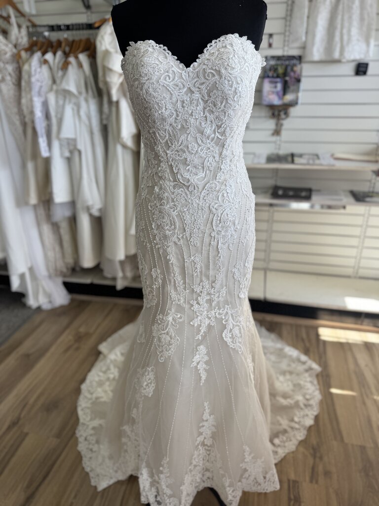 Essense of Australia Strapless Beaded Lace Fitted Wedding Dress 12