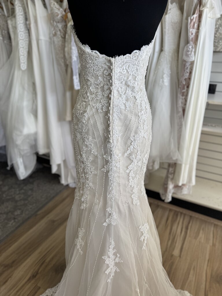 Essense of Australia Strapless Beaded Lace Fitted Wedding Dress 12