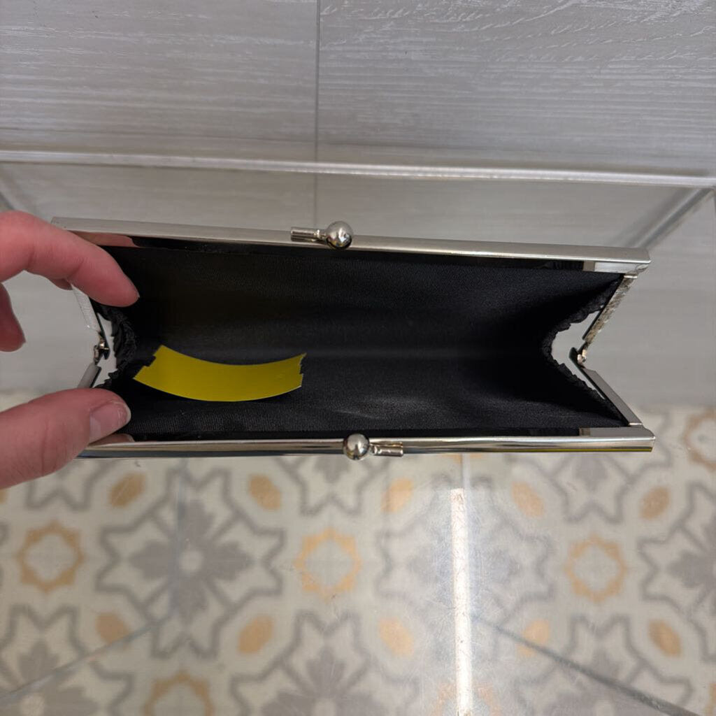 Black Crinkle Kiss Lock Small Clutch Purse