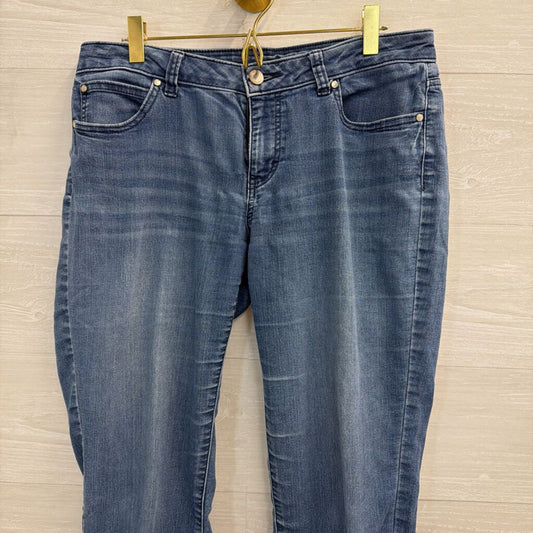 Medium Wash Straight Leg Jeans Medium