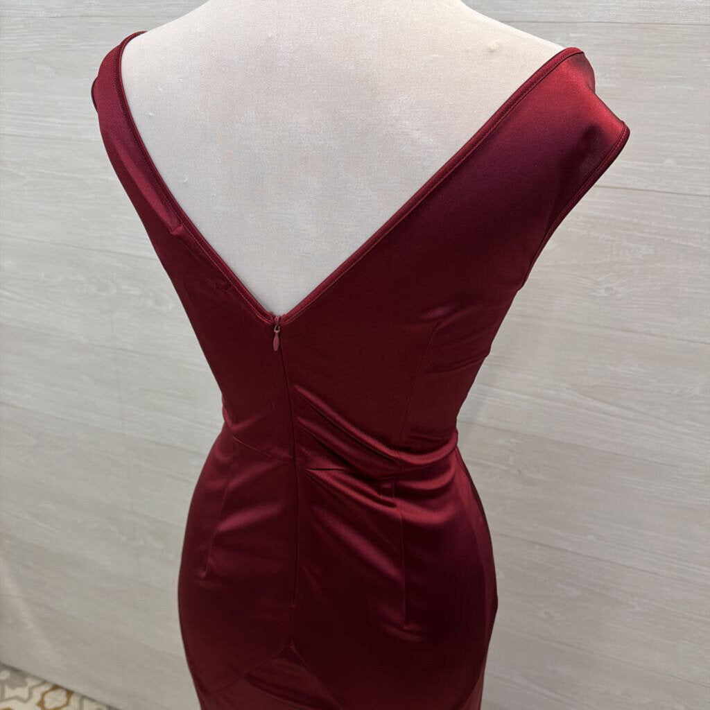Muxxn Burgundy Silky High Neck Long Formal Dress Large