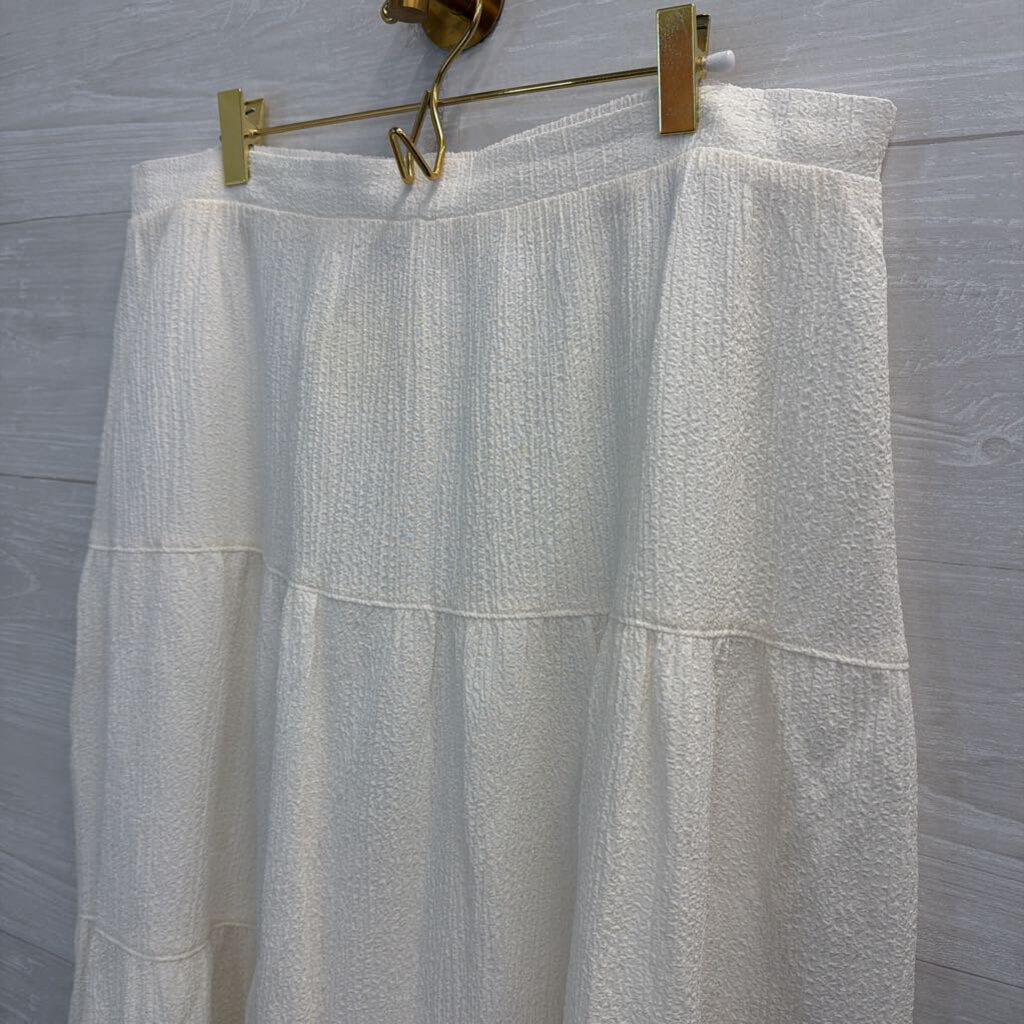 Anne Klein White Textured Midi Skirt Large