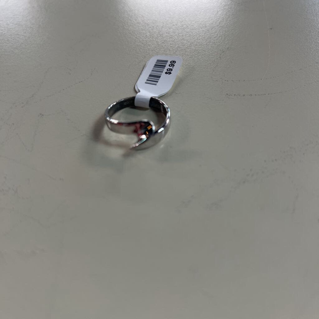 Silver Toned Wave Ring Size 7.5