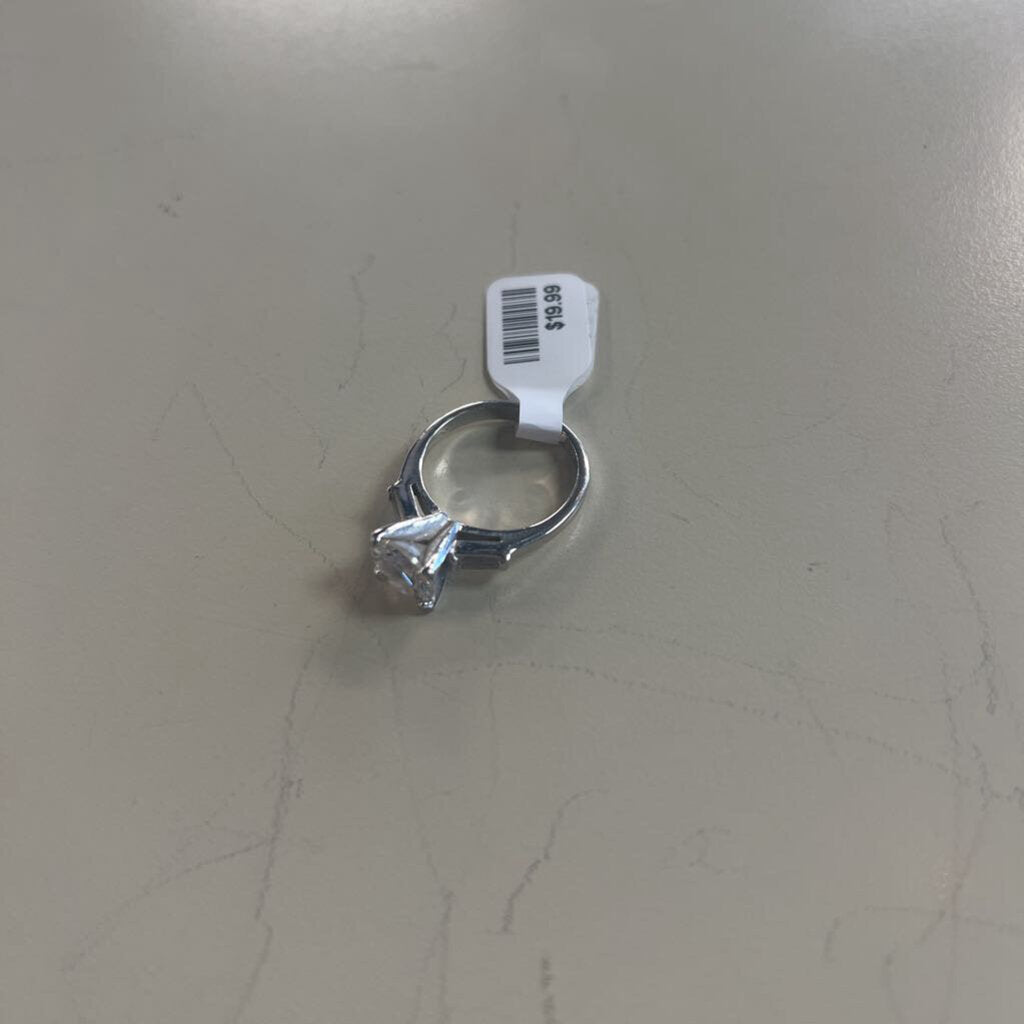 Silver Toned CZ Stone Ring Size 6.5