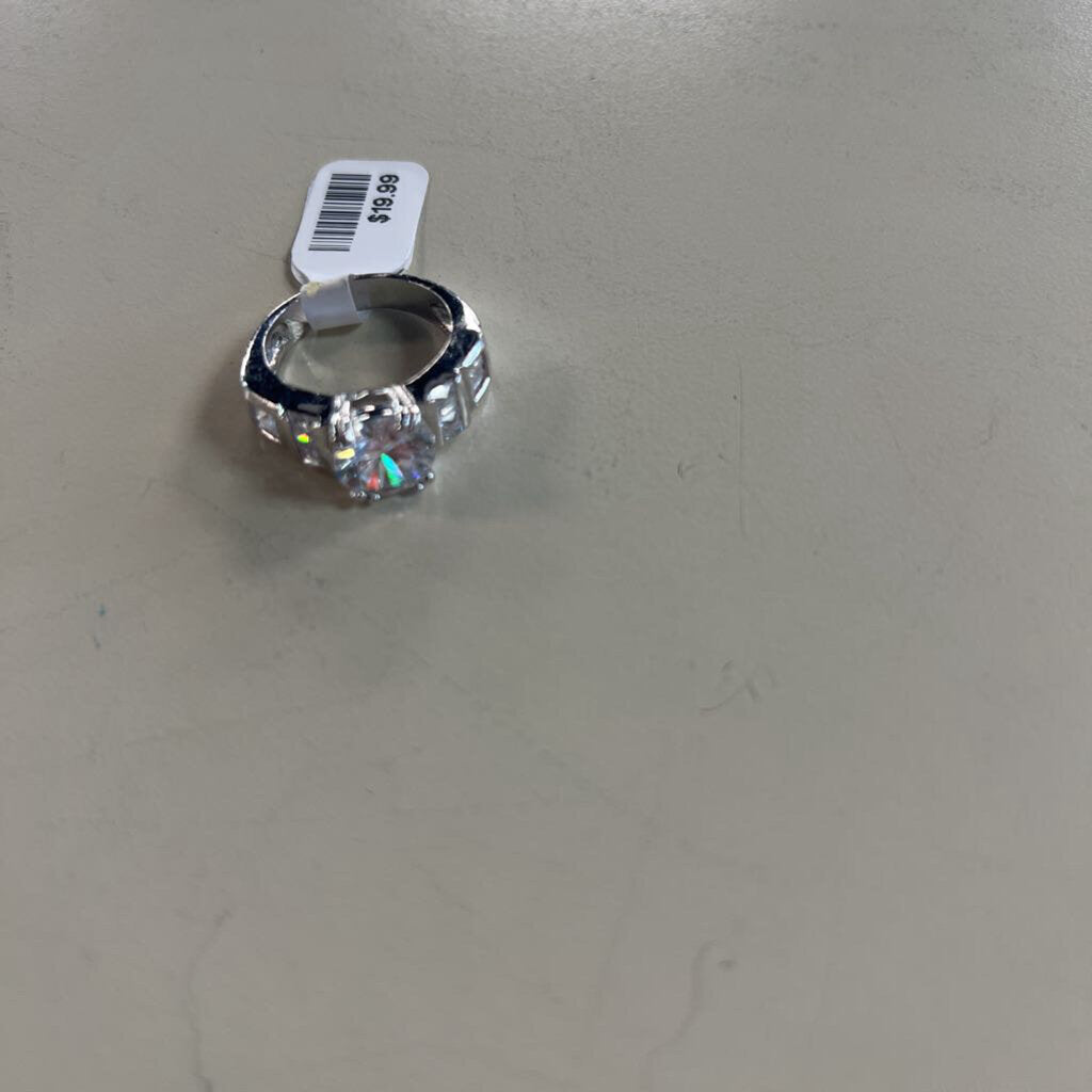 Silver Toned CZ Stone Ring Size 7