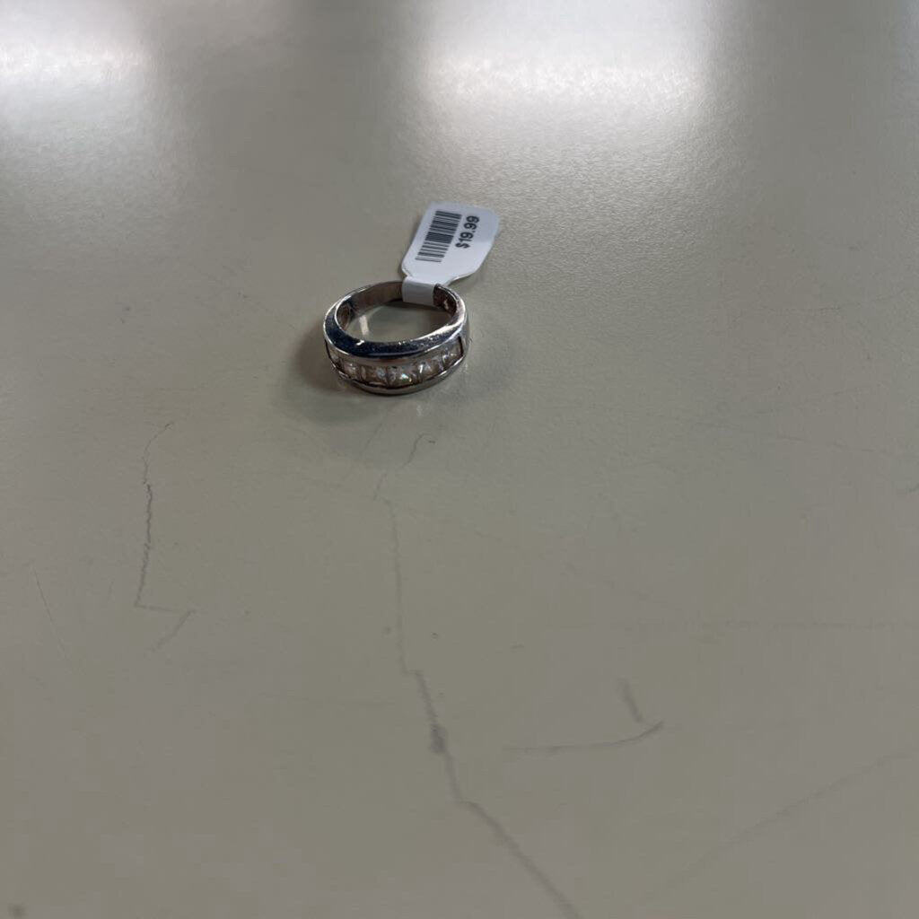 Silver Toned CZ Stone Ring Size 7