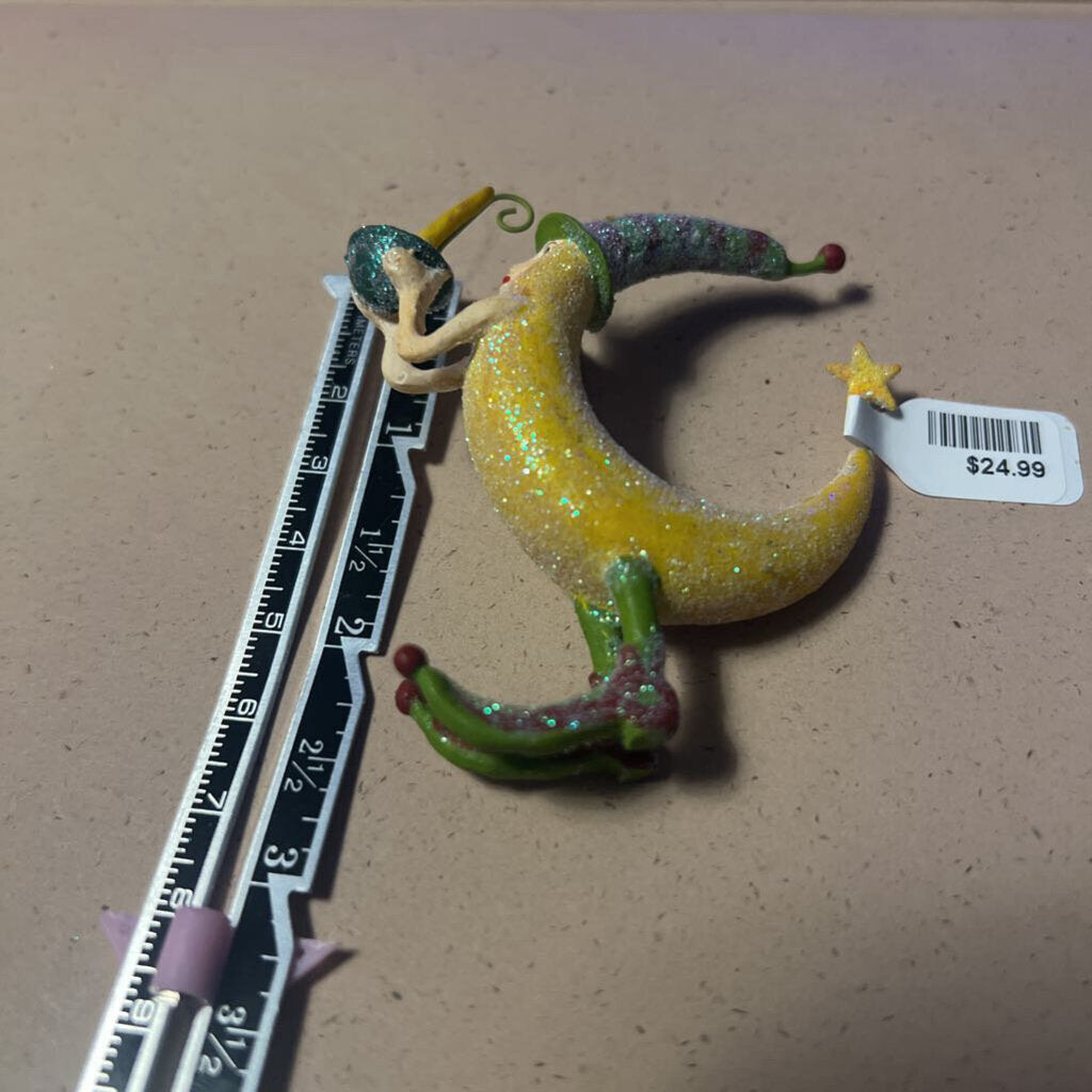 Dept 56 Moon Man Pin