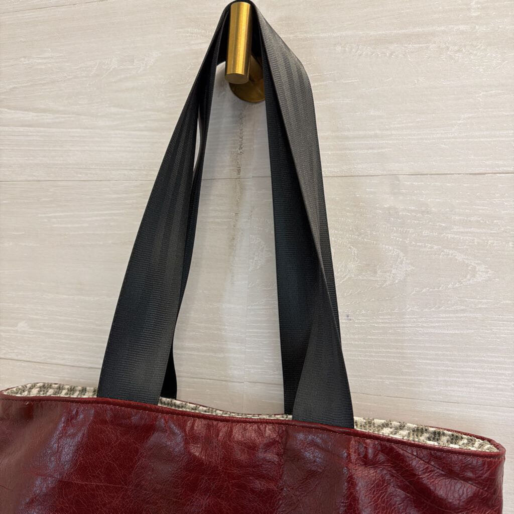 TXTUR Burgundy Leather Tote Purse