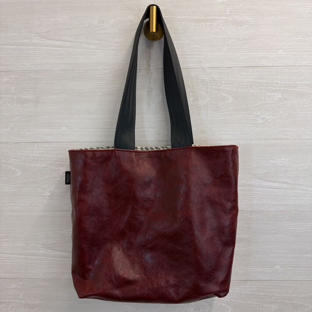 TXTUR Burgundy Leather Tote Purse