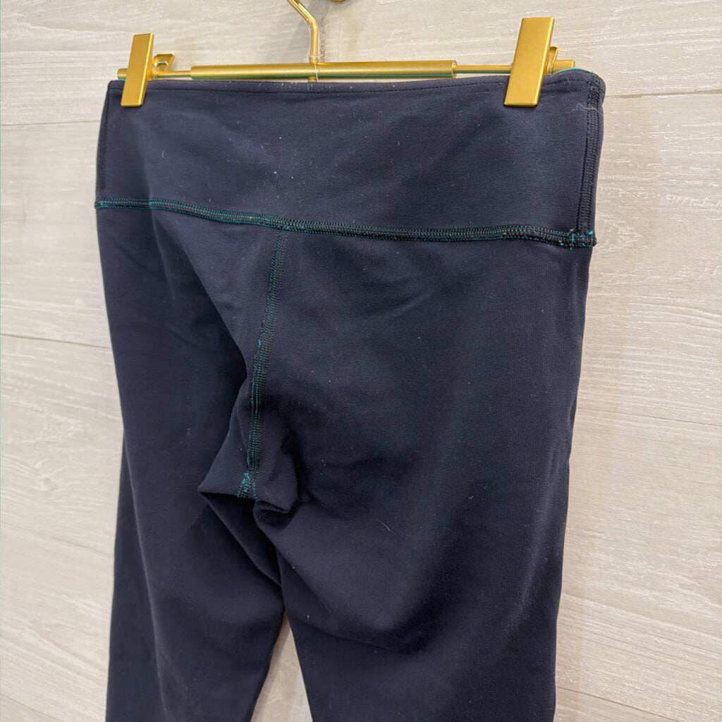 Lululemon Navy/ Blue Reversible Cropped Leggings 6