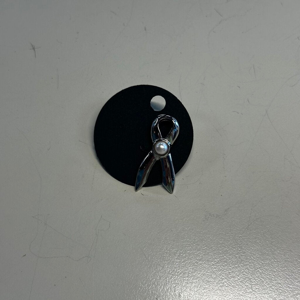 Silver/ Pearl Ribbon Pin