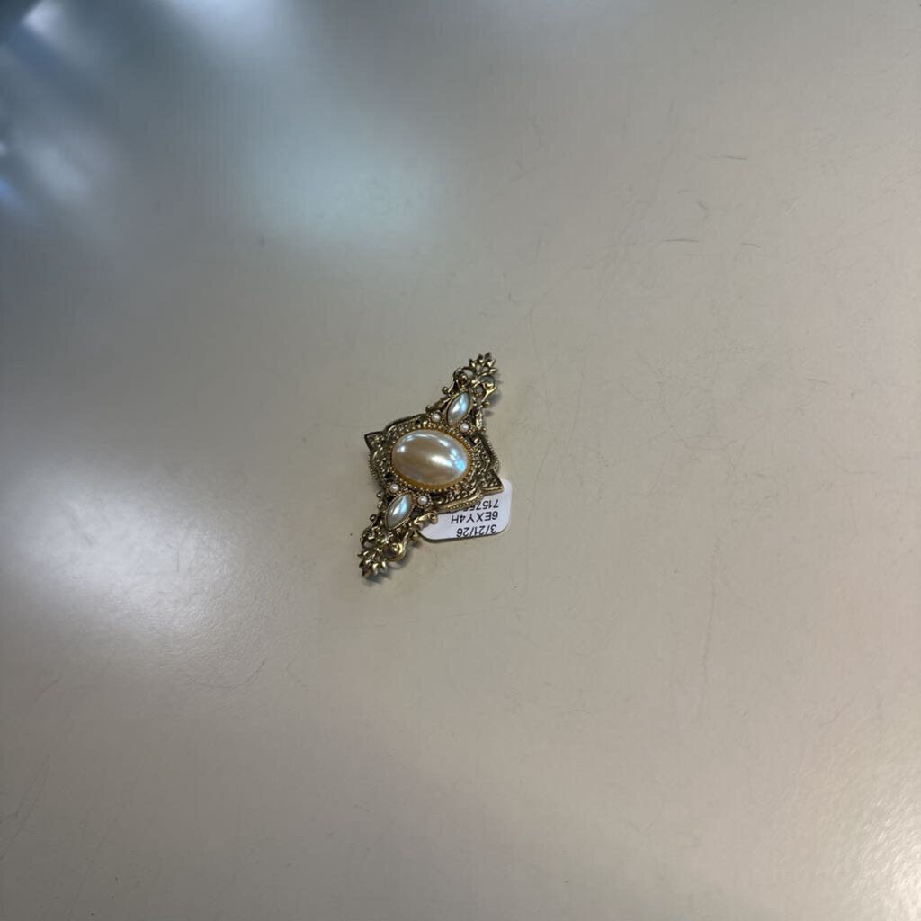 Gold/ Pearl Pin