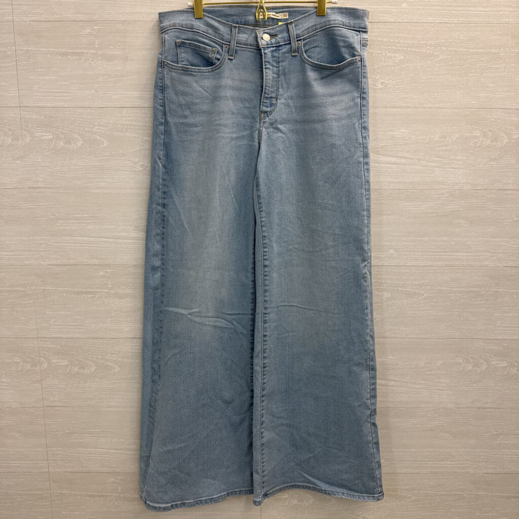 Levi Light Wash 318 Shaping Wide Leg Jeans 31