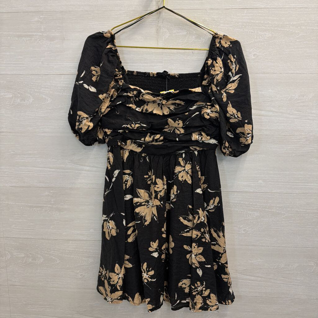 Blu Pepper Black/ Beige Floral Print Short Puff Sleeve Dress Medium