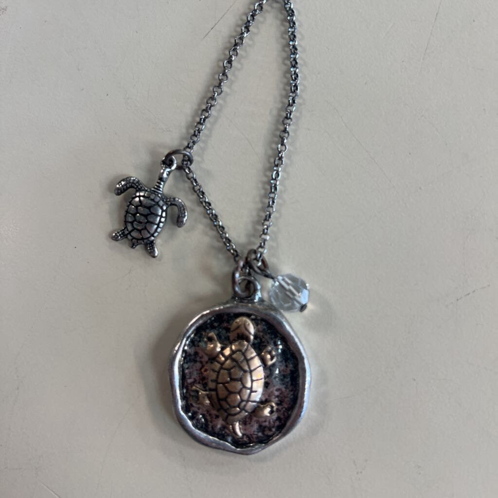 Silver Toned Turtle Pendant Necklace