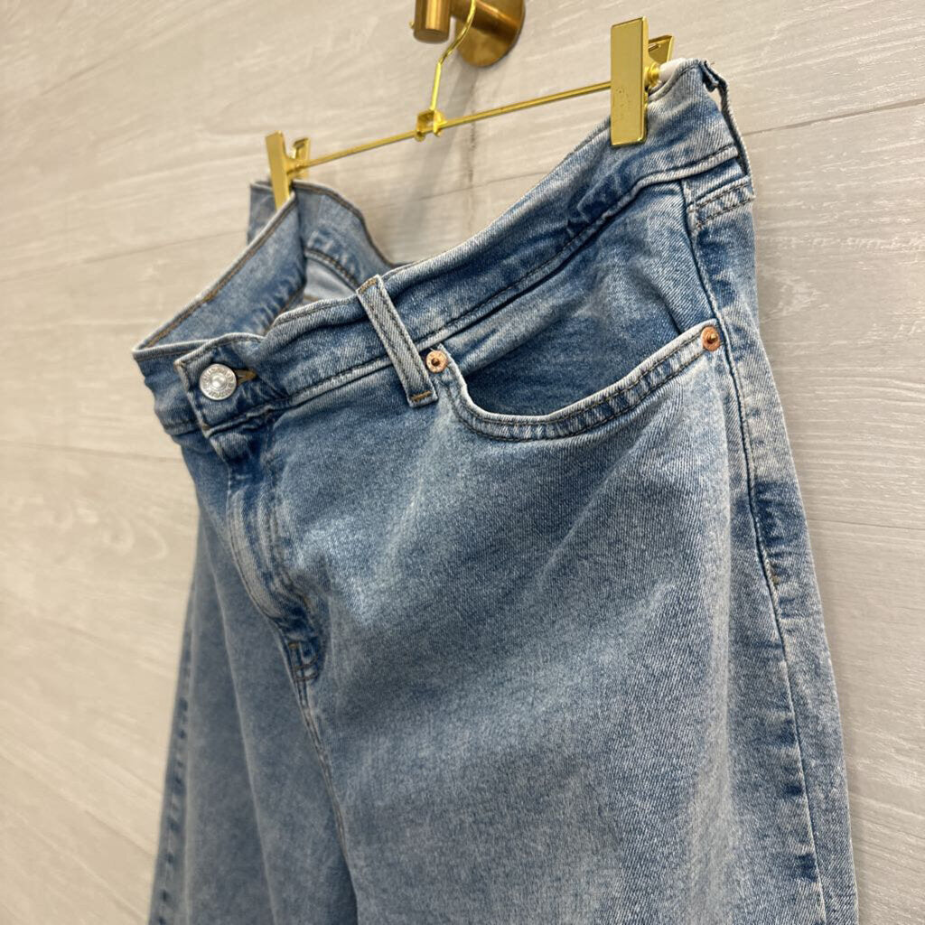 Denizen From Levi Light Wash Boyfriend Jeans 34
