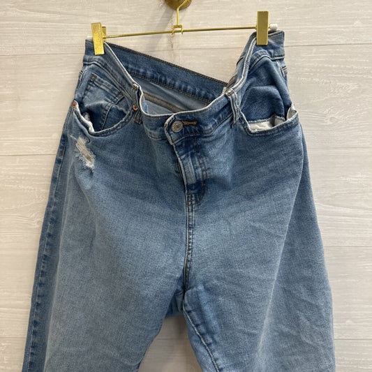Denizen From Levi Medium Wash Boyfriend Jeans 34