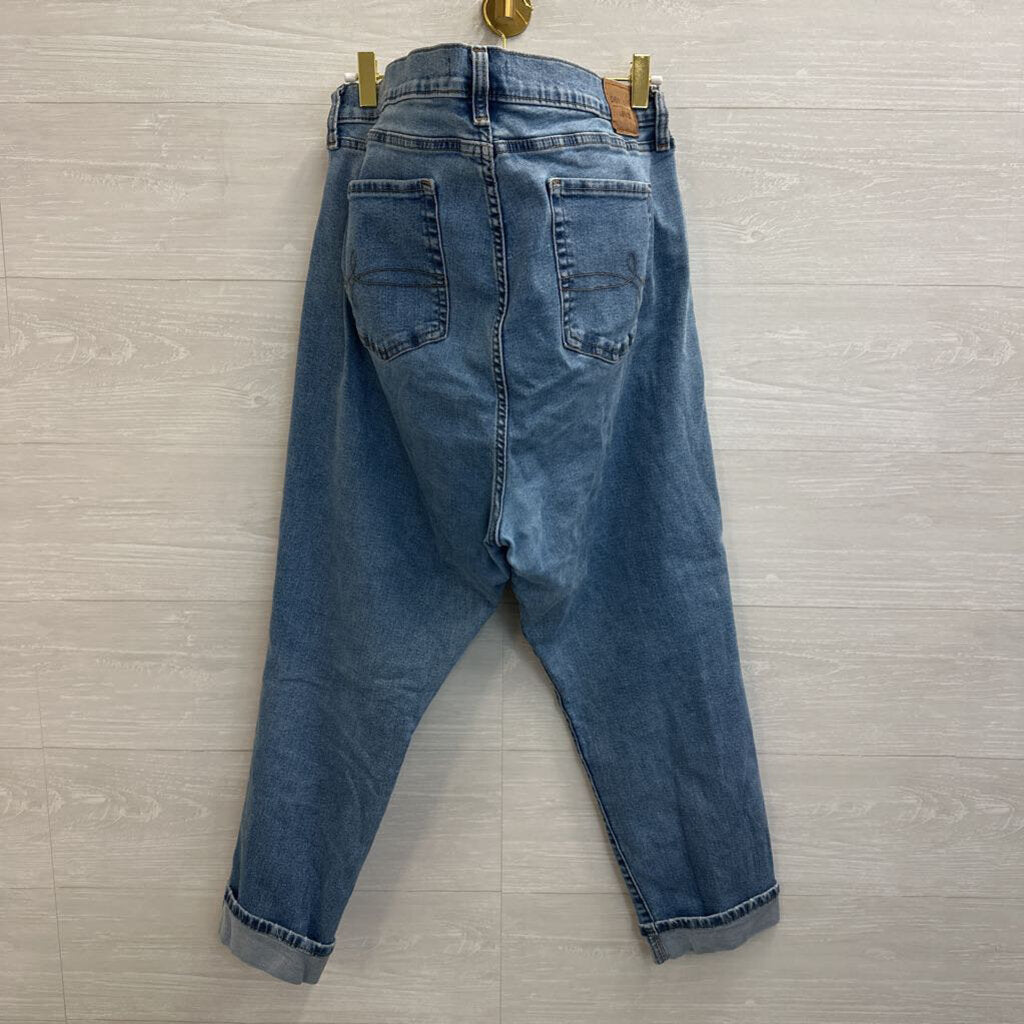 Denizen From Levi Medium Wash Boyfriend Jeans 34