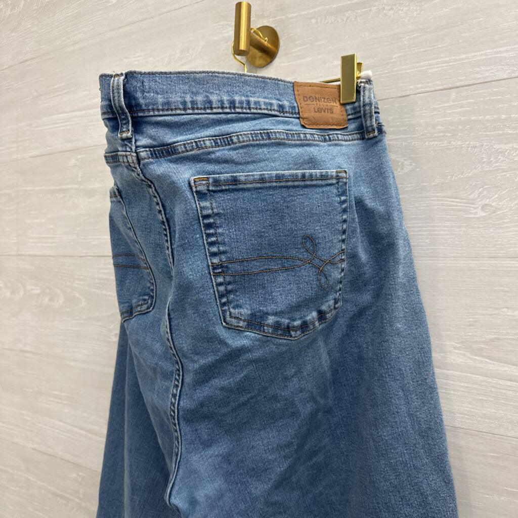 Denizen From Levi Medium Wash Boyfriend Jeans 34