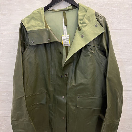 Lululemon Green Into the Drizzle Waterproof Rain Jacket 8