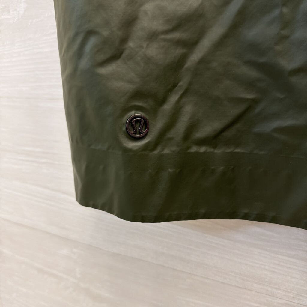 Lululemon Green Into the Drizzle Waterproof Rain Jacket 8
