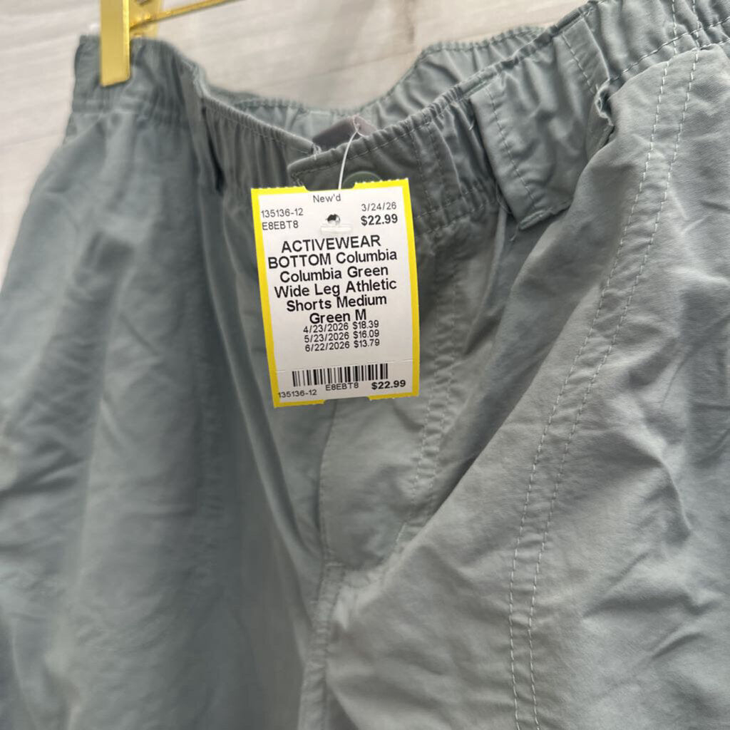 Columbia Green Wide Leg Athletic Shorts Medium