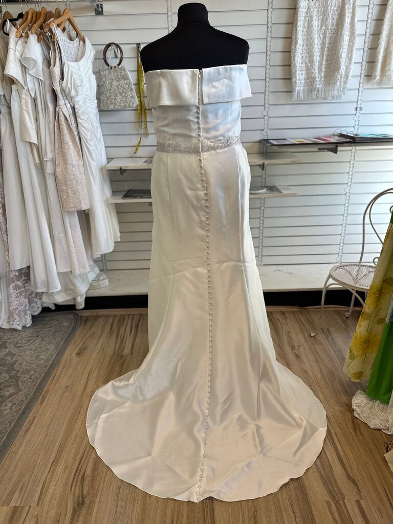 David's Bridal Ivory Off Shoulder Embellished 24W