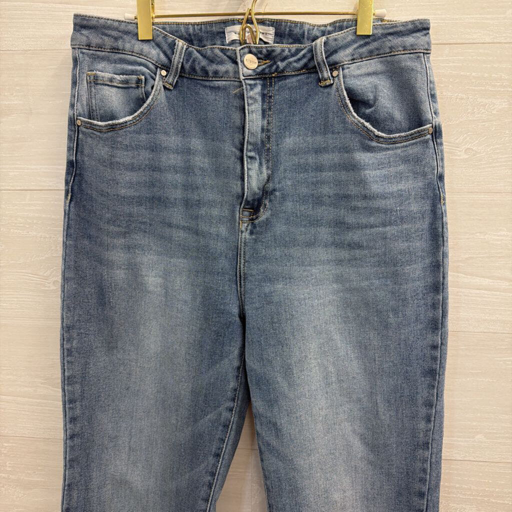 Risen Jeans Light Wash Flare Leg Jeans 1XL