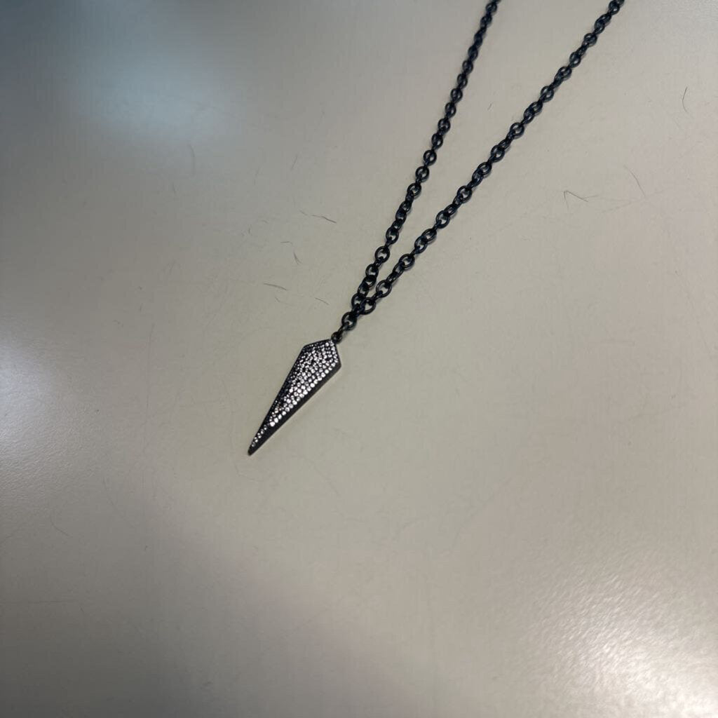 Black Metal Rhinestone Pendant Necklace