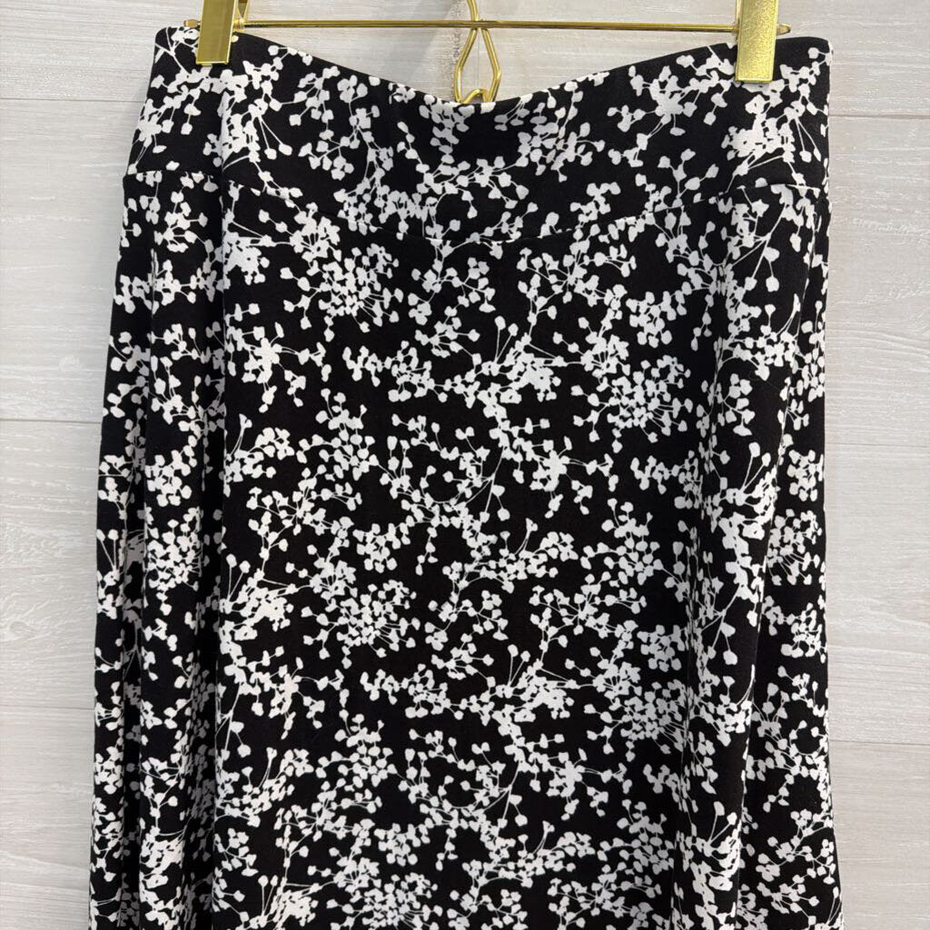 Talbots Black/ White Floral Print Midi Skirt Small