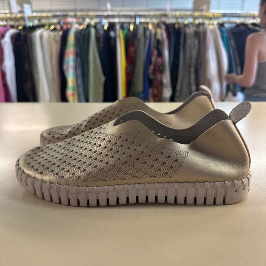 Ilse Jacobsen Metallic Platinum Perforated Tulip Slip On Sneakers 39