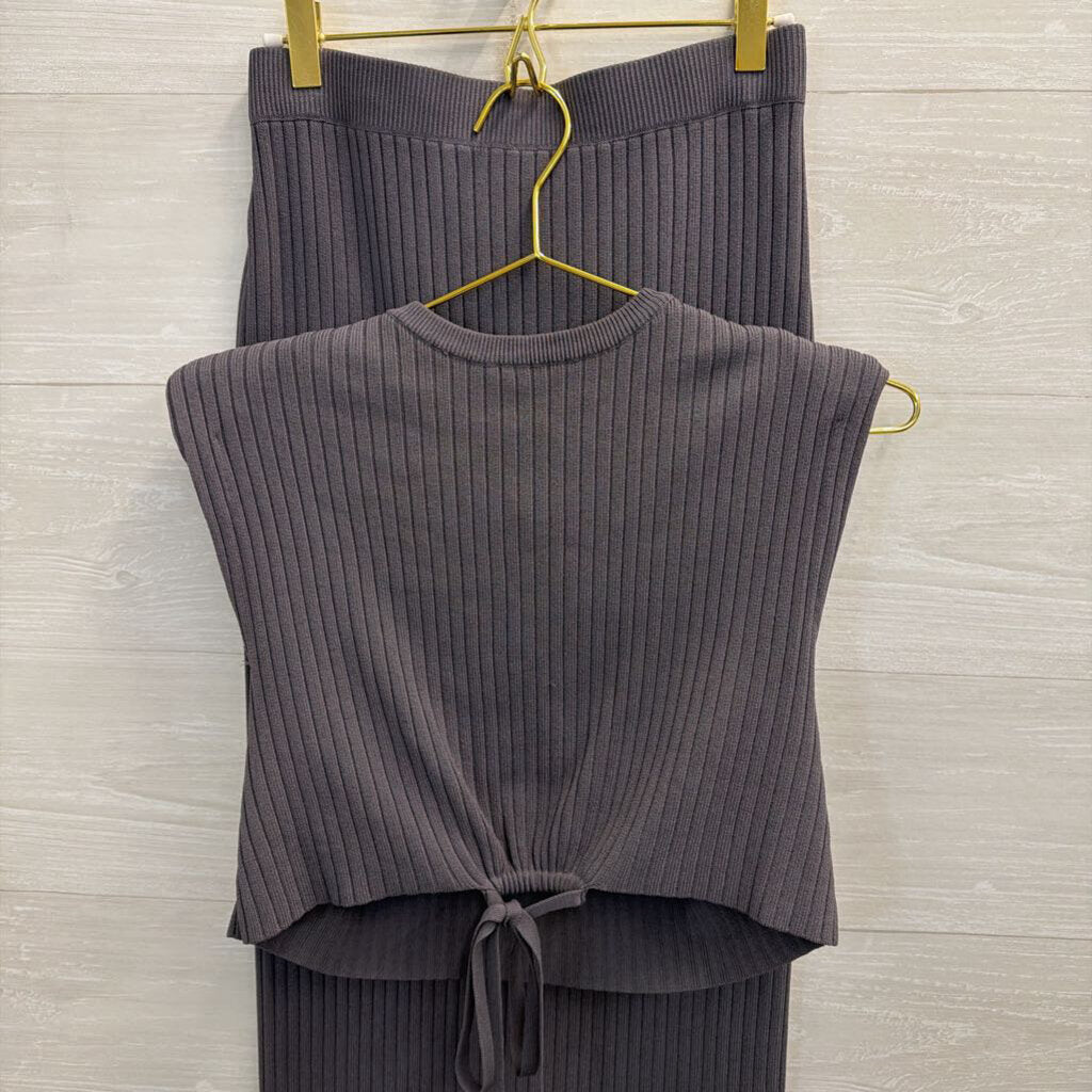 L'Academie Grey Rubbed Knit Maxi Skirt/ Cropped Sleeveless Top Set Small