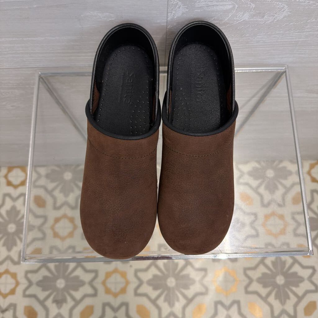 Sanita Professional Oiled Closed Clogs 38